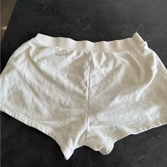ALO Yoga Cream Shorts Soft Cotton Comfort - Picture 2 of 5